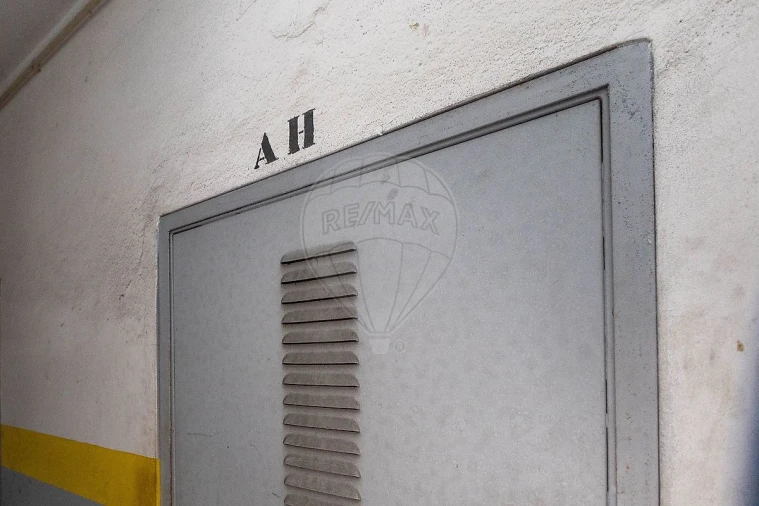 Apartamento T2 para Venda em Grijó e Sermonde Foto 5