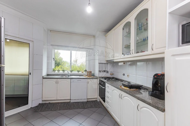 Apartamento T2 para Venda em Grijó e Sermonde Foto 20