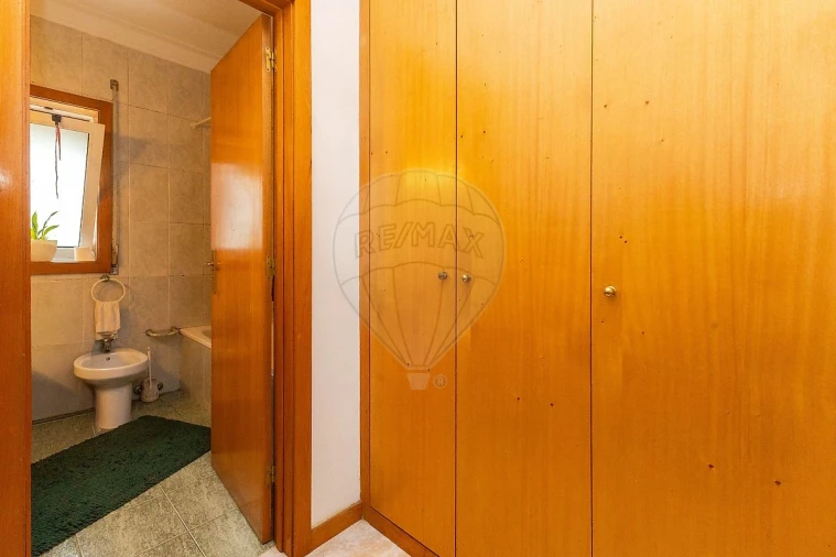 Apartamento T2 para Venda em Grijó e Sermonde Foto 7