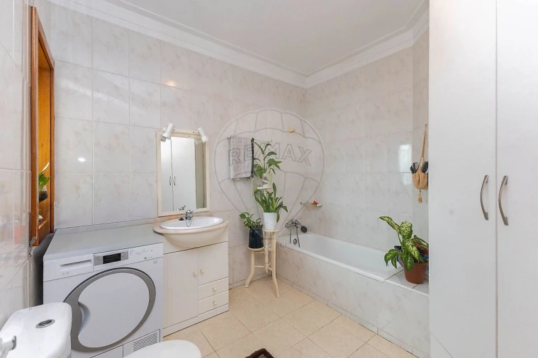 Apartamento T2 para Venda em Grijó e Sermonde Foto 41