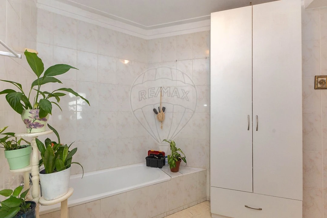 Apartamento T2 para Venda em Grijó e Sermonde Foto 40