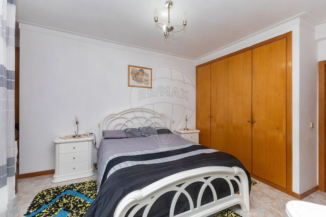 Apartamento T2 para Venda em Grijó e Sermonde Foto 35