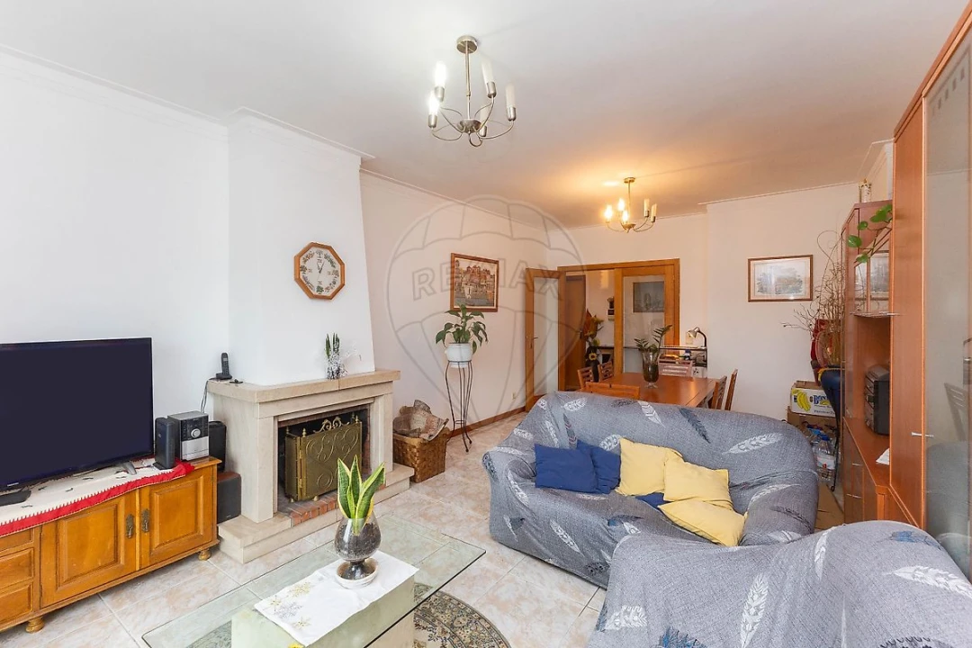 Apartamento T2 para Venda em Grijó e Sermonde Foto 25