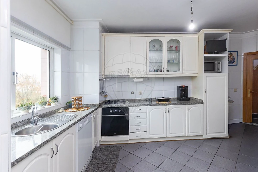 Apartamento T2 para Venda em Grijó e Sermonde Foto 43