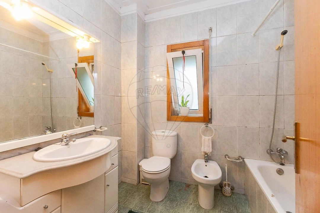 Apartamento T2 para Venda em Grijó e Sermonde Foto 8