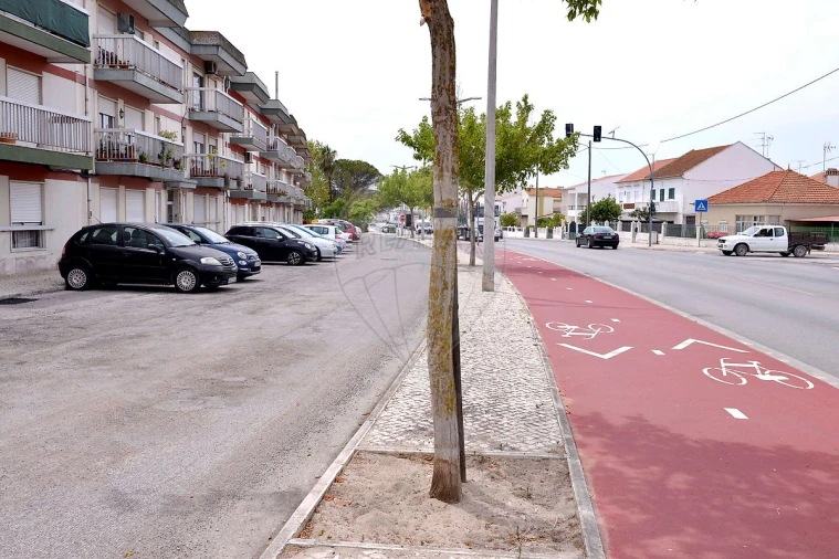 Apartamento T3 para Venda em Samora Correia Foto 4