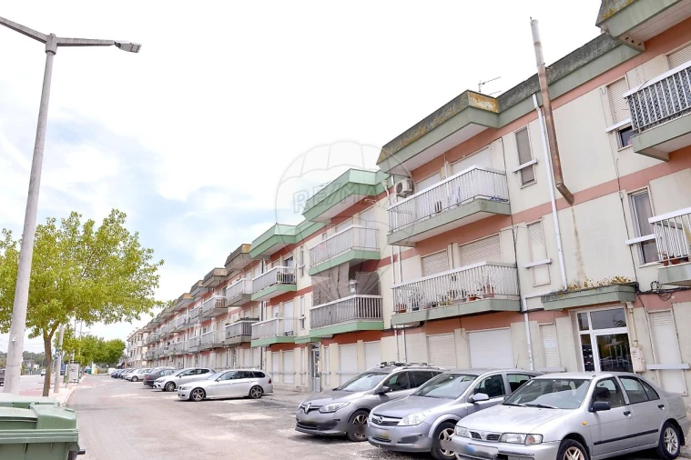 Apartamento T3 para Venda em Samora Correia Foto 2