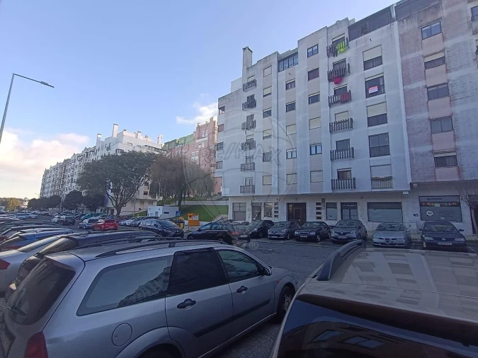 Apartamento T1 para Venda em Rio de Mouro Foto 7