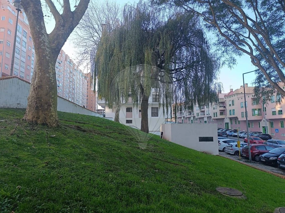 Apartamento T1 para Venda em Rio de Mouro Foto 6