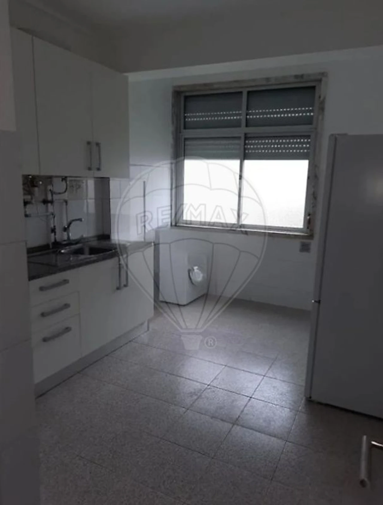 Apartamento T2 para Venda em Agualva e Mira-Sintra Foto 3