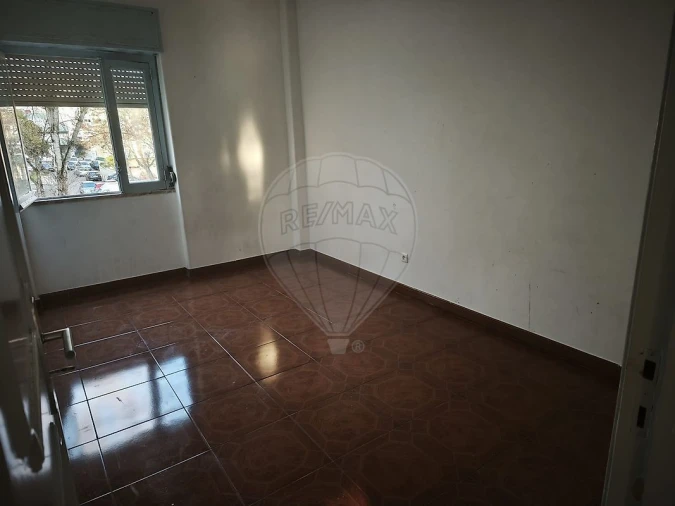Apartamento T2 para Venda em Agualva e Mira-Sintra Foto 12