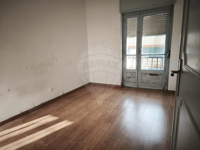 Apartamento T2 para Venda em Agualva e Mira-Sintra Foto 10