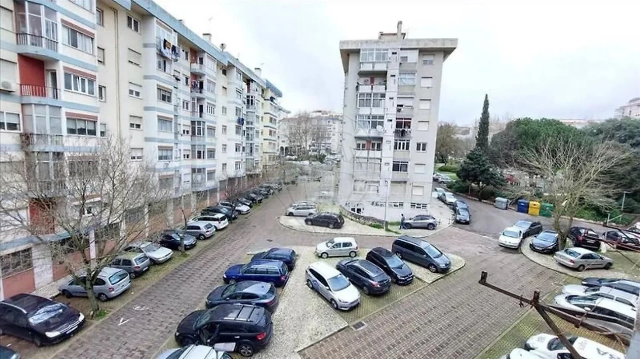 Apartamento T3 para Venda em Massamá e Monte Abraão Foto 1