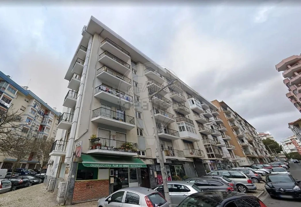 Apartamento T3 para Venda em Massamá e Monte Abraão Foto 12