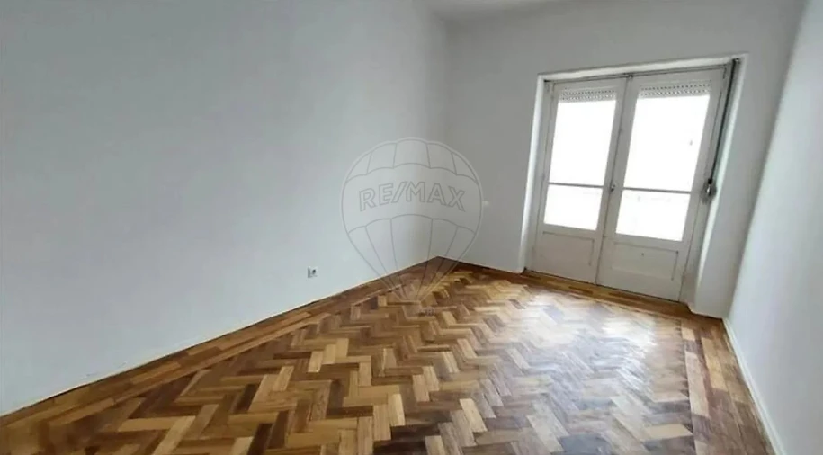 Apartamento T3 para Venda em Massamá e Monte Abraão Foto 4