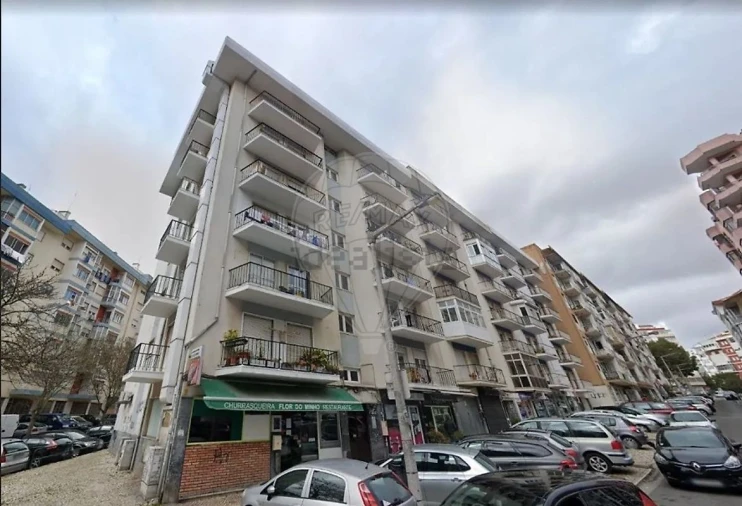 Apartamento T3 para Venda em Massamá e Monte Abraão Foto 14