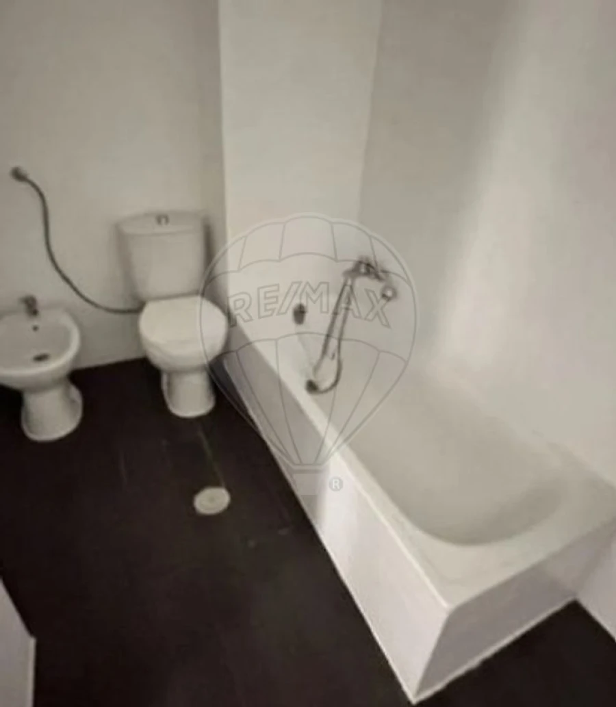 Apartamento T2 para Venda em Rio de Mouro Foto 6