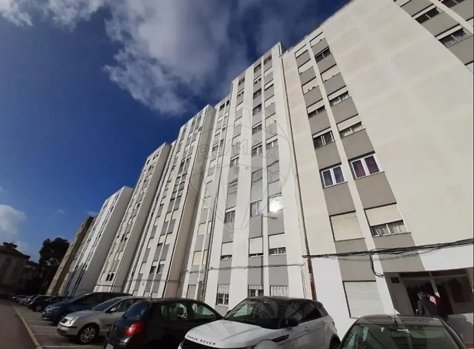 Apartamento T2 para Venda em Rio de Mouro Foto 1