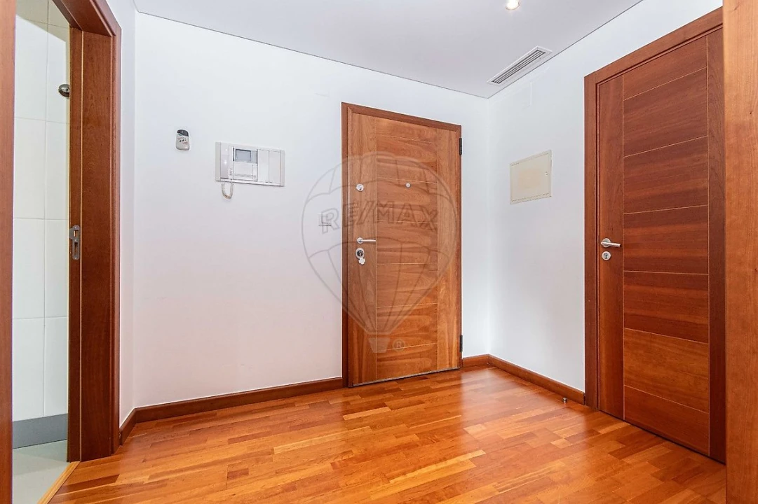 Apartamento T2 para Arrendamento em Odivelas Foto 13