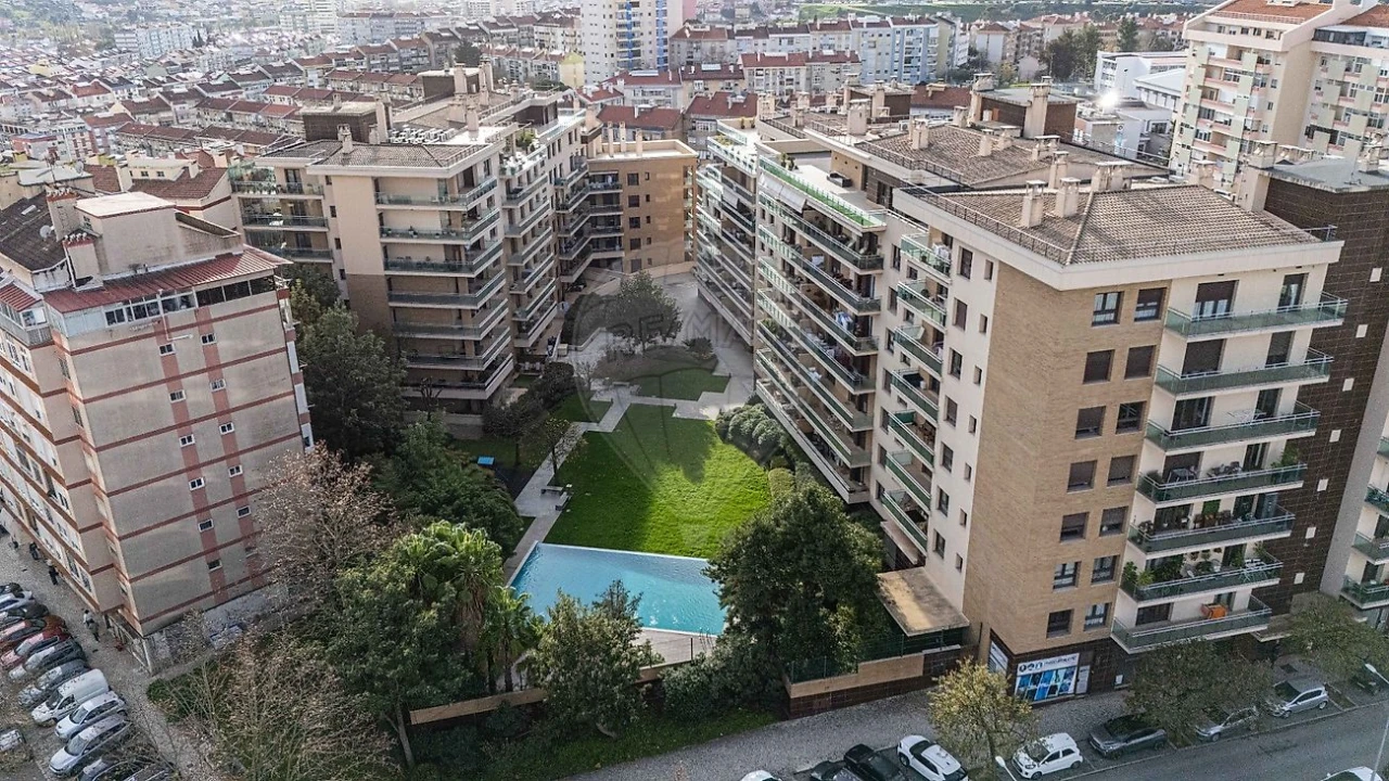 Apartamento T2 para Arrendamento em Odivelas Foto 36