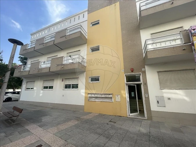 Apartamento T3 para Venda em Palhais e Coina Foto 3