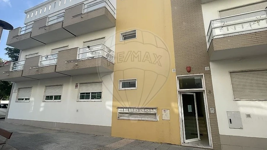 Apartamento T3 para Venda em Palhais e Coina