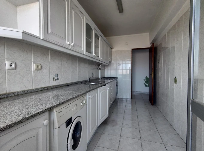 Apartamento T2 para Venda em Amora Foto 6