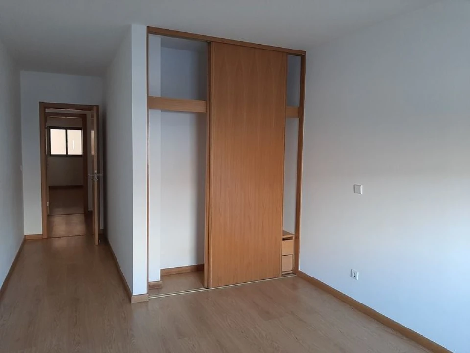 Apartamento T2 para Venda em Olhão Foto 10