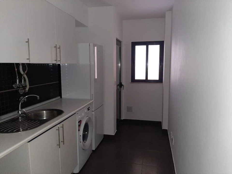Apartamento T2 para Venda em Olhão Foto 6