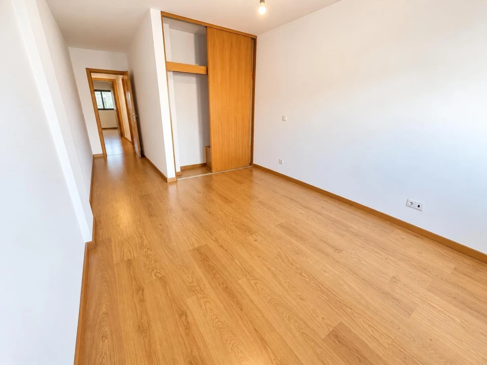 Apartamento T2 para Venda em Olhão Foto 8