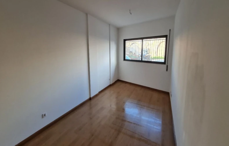 Apartamento T2 para Venda em Olhão Foto 4