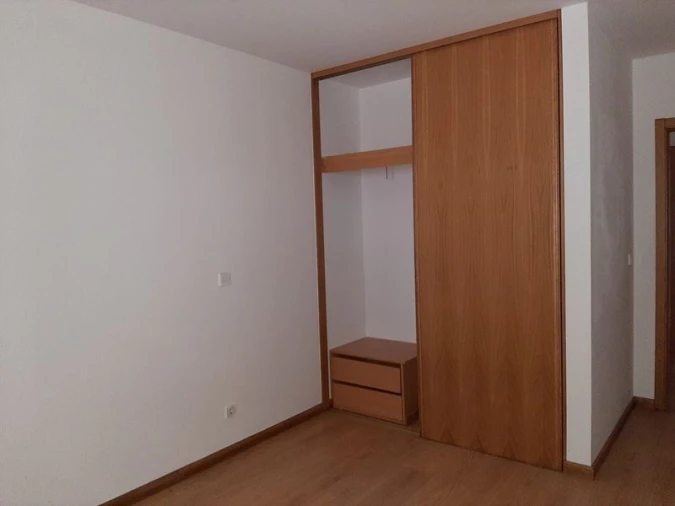 Apartamento T2 para Venda em Olhão Foto 9