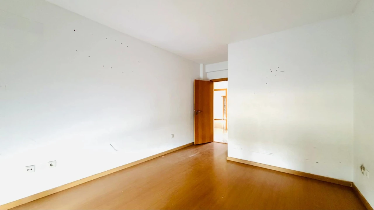 Apartamento T4 para Venda em Pinhal Novo Foto 16