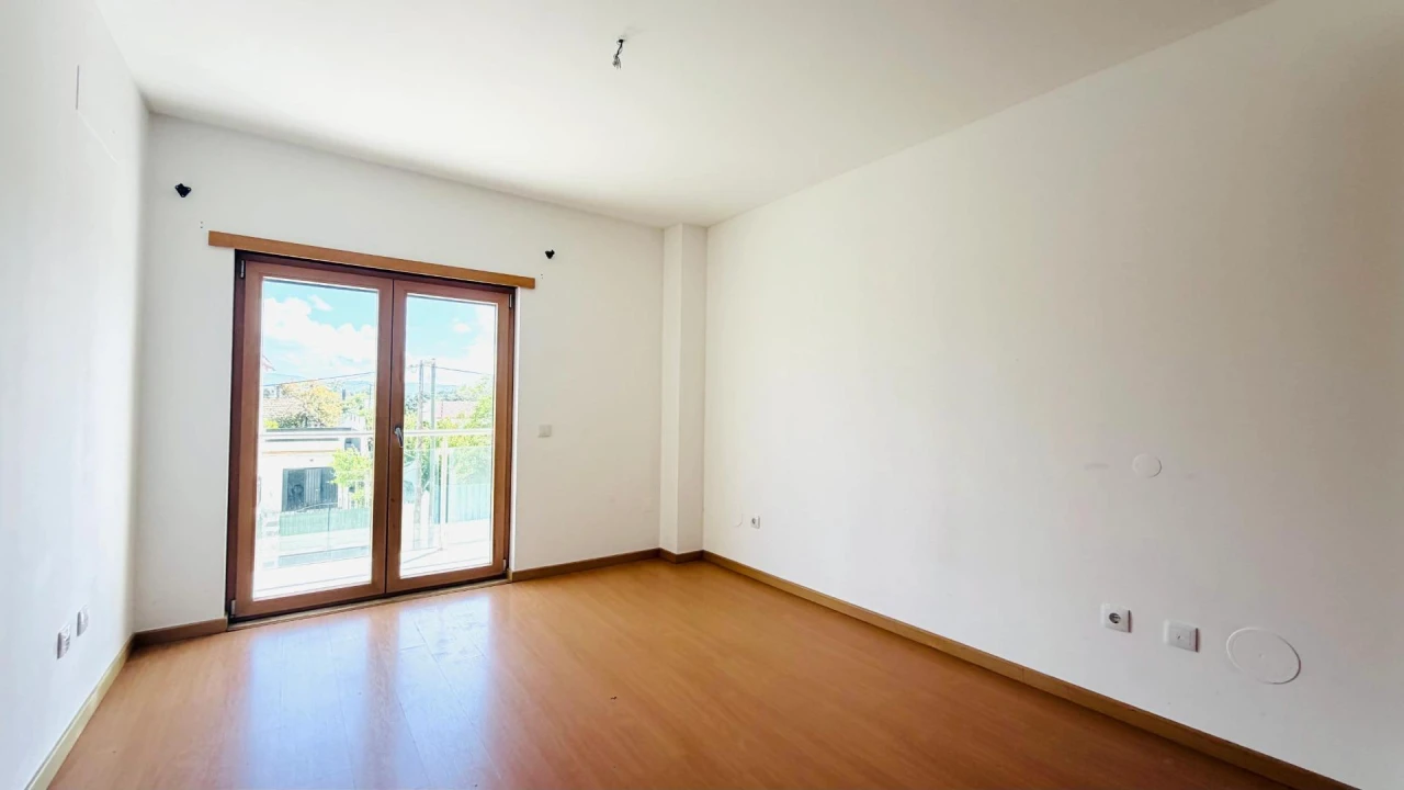 Apartamento T4 para Venda em Pinhal Novo Foto 19