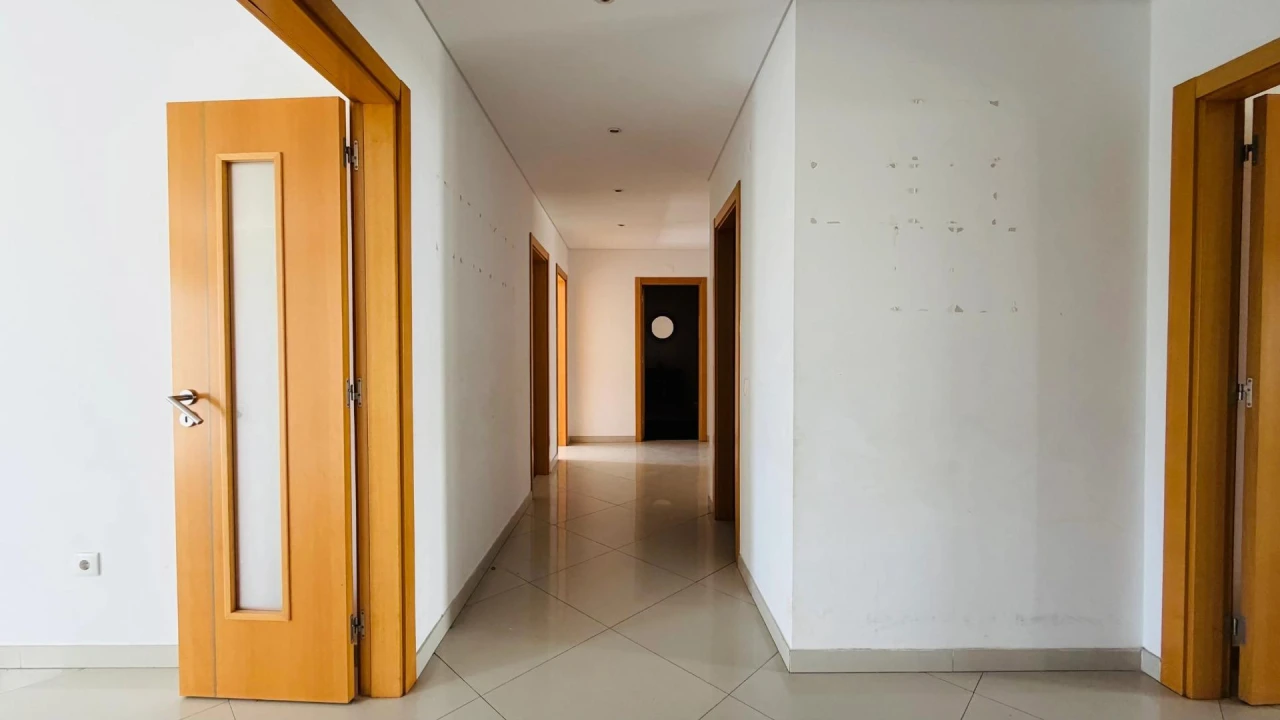 Apartamento T4 para Venda em Pinhal Novo Foto 3