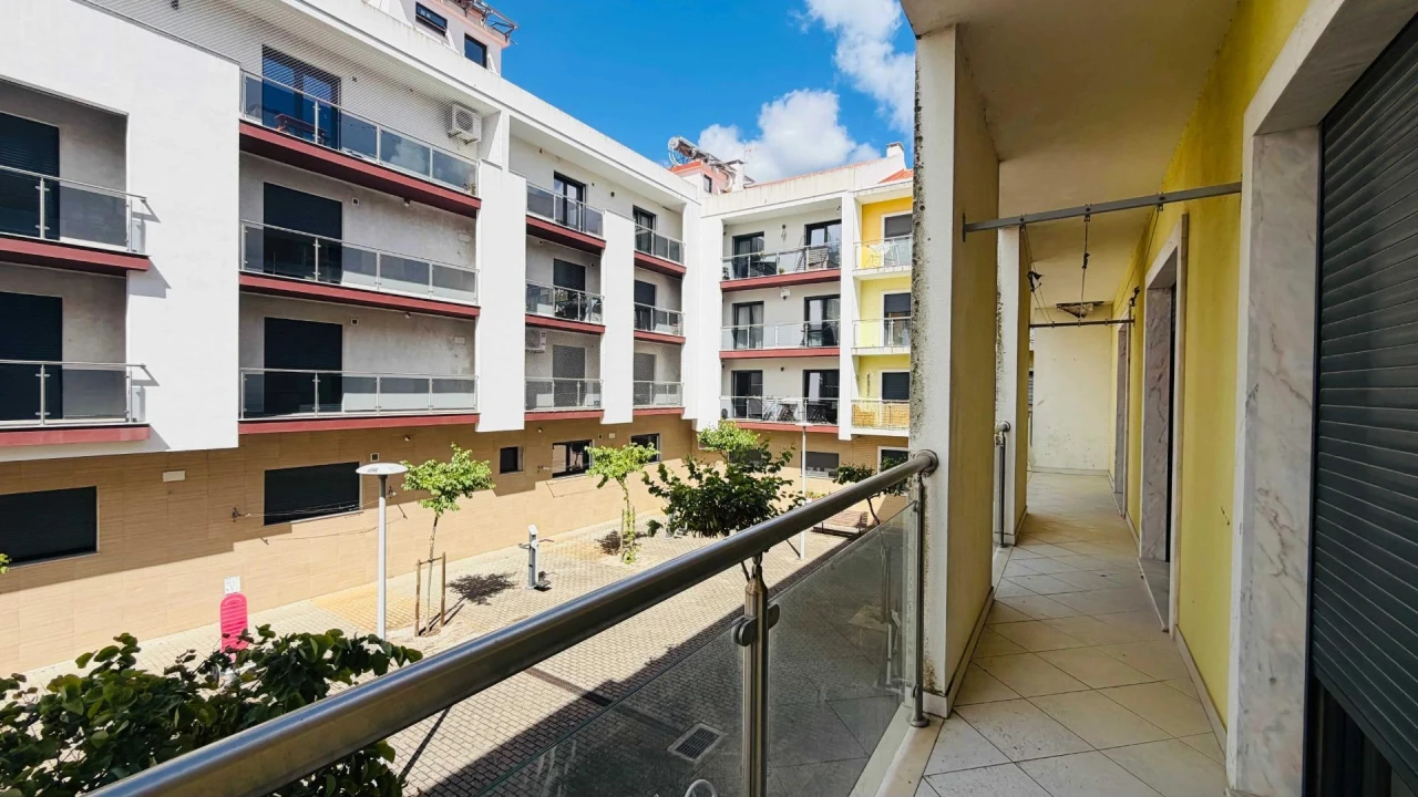 Apartamento T4 para Venda em Pinhal Novo Foto 6