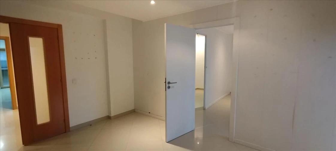 Apartamento T4 para Venda em Pinhal Novo Foto 3