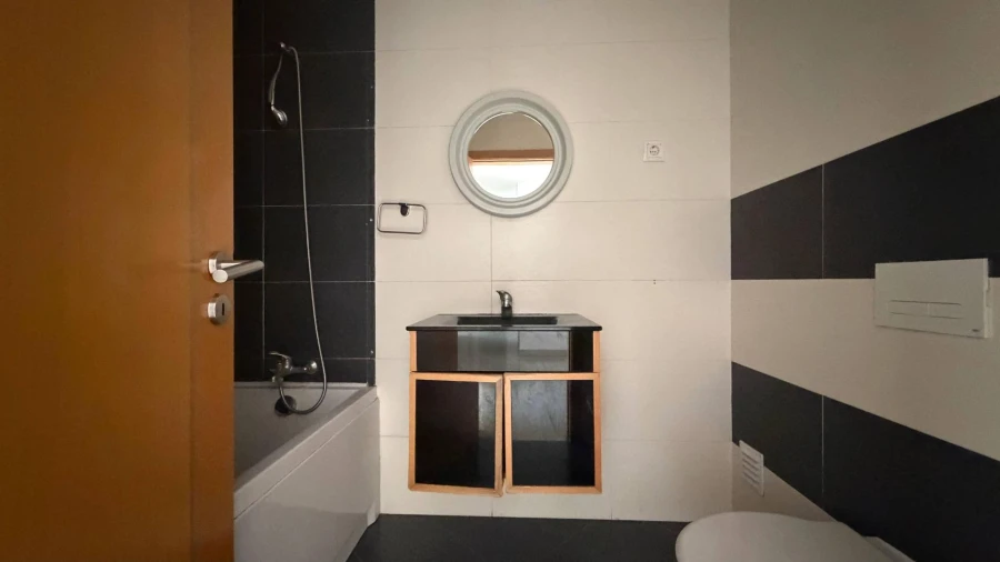 Apartamento T4 para Venda em Pinhal Novo Foto 23