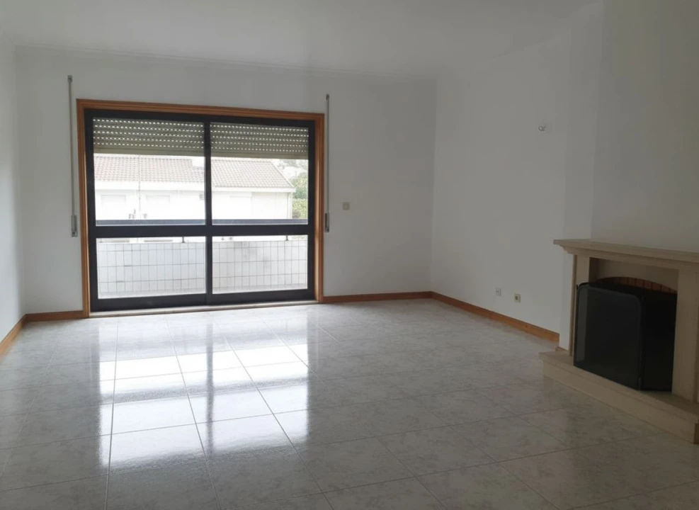Apartamento T3 para Venda em Canelas Foto 4