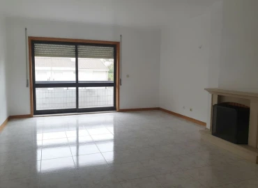 Apartamento T3 para Venda em Canelas