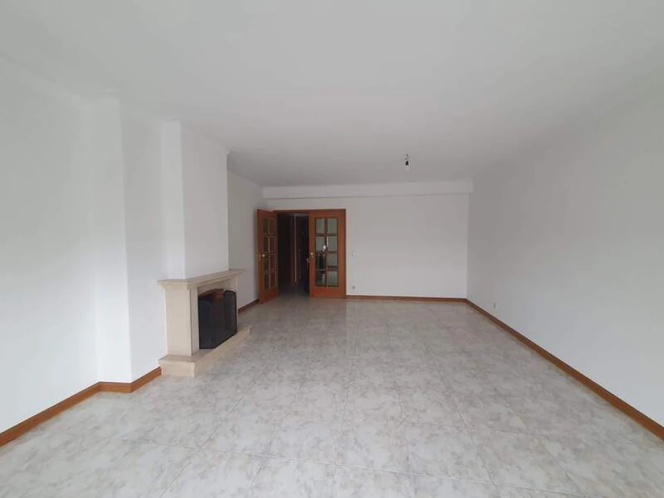 Apartamento T3 para Venda em Canelas Foto 2