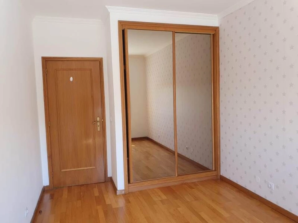 Apartamento T2 para Venda em Arcozelo Foto 6