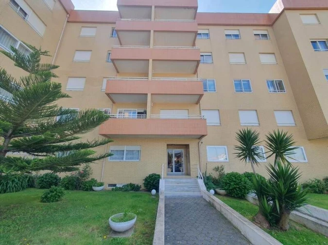 Apartamento T2 para Venda em Arcozelo Foto 1