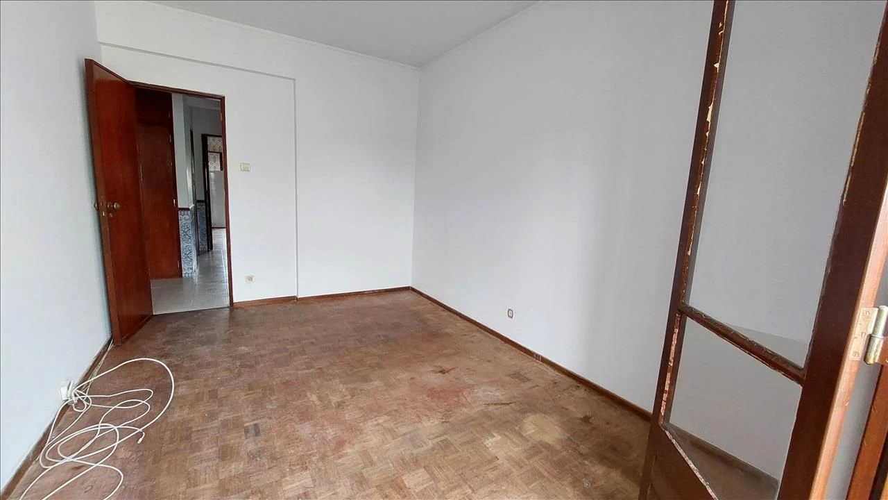 Apartamento T2 para Venda em Agualva e Mira-Sintra Foto 7