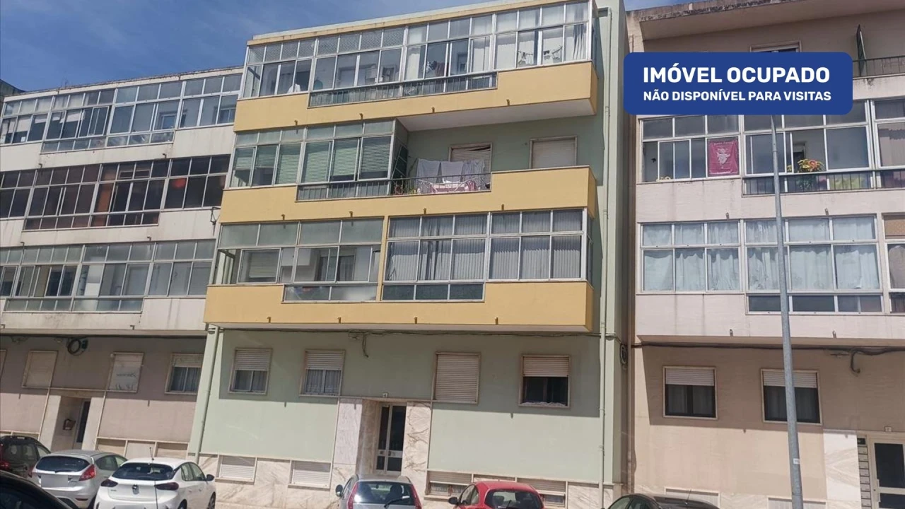 Apartamento T2 para Venda em Agualva e Mira-Sintra Foto 1