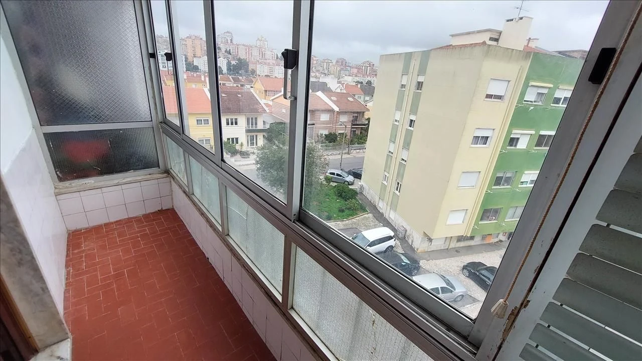 Apartamento T2 para Venda em Agualva e Mira-Sintra Foto 5