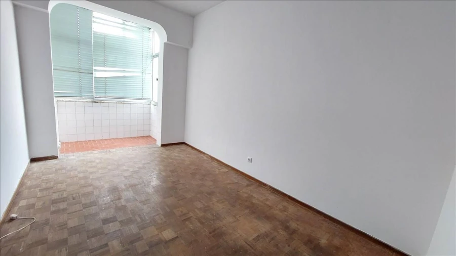 Apartamento T2 para Venda em Agualva e Mira-Sintra Foto 4