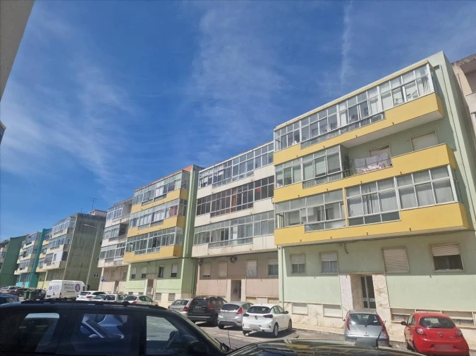 Apartamento T2 para Venda em Agualva e Mira-Sintra Foto 14