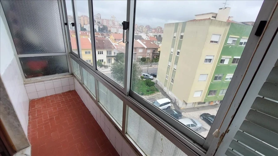 Apartamento T2 para Venda em Agualva e Mira-Sintra Foto 5