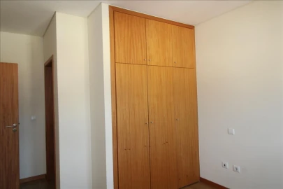 Apartamento T3 para Venda em Fonte Arcada e Oliveira